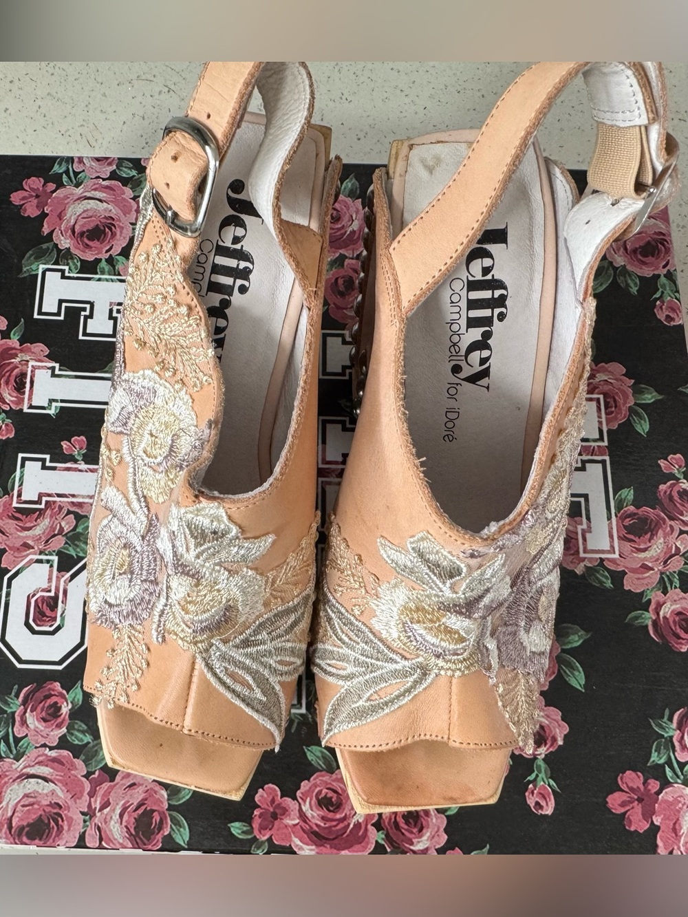 Jeffrey Campbell Peach Floral Embroidered Leather Platform Clogs - Picture 4 of 6